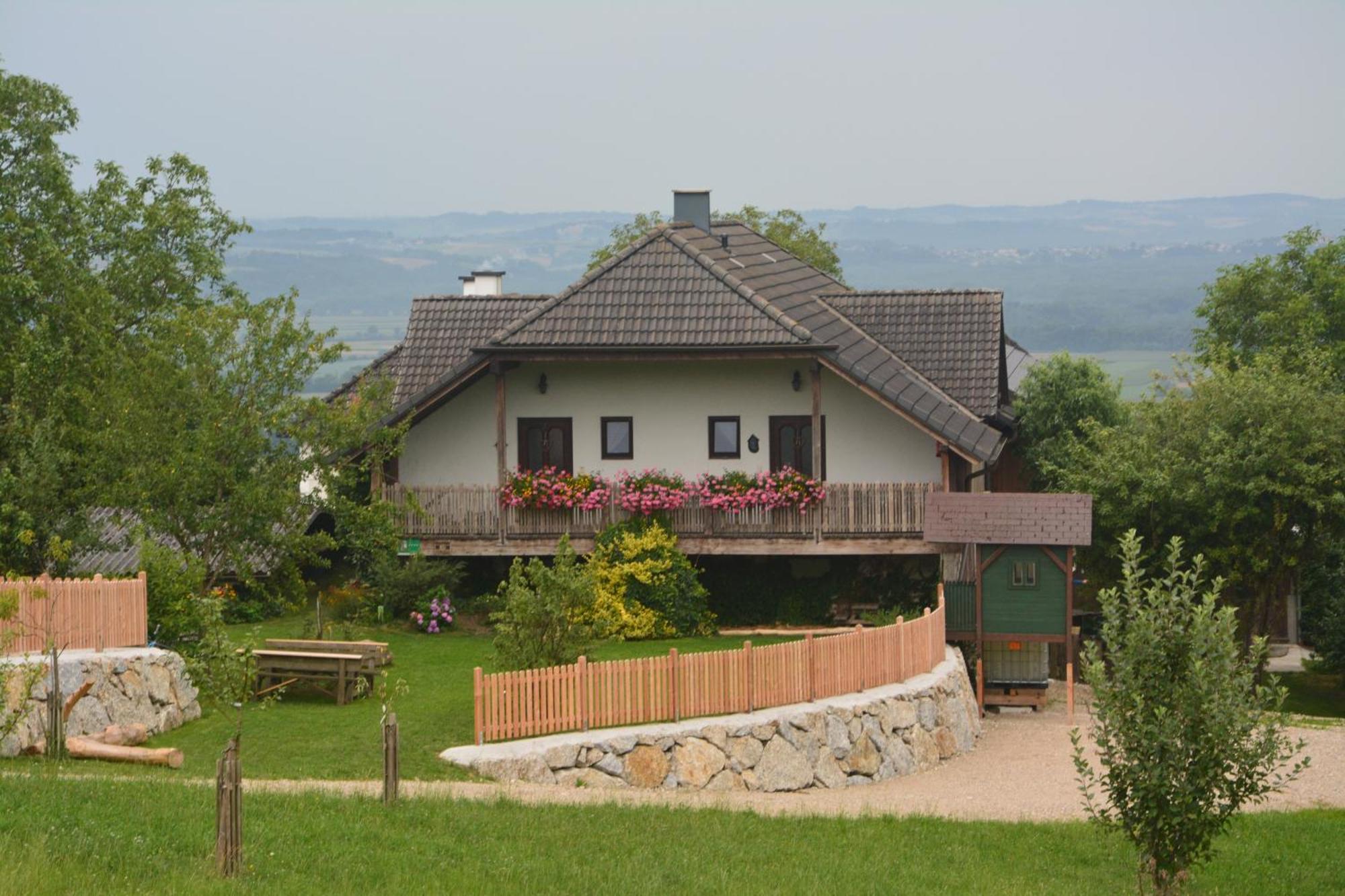 Bio-Bauernhof Haunschmid Villa Ardagger Markt Exterior foto